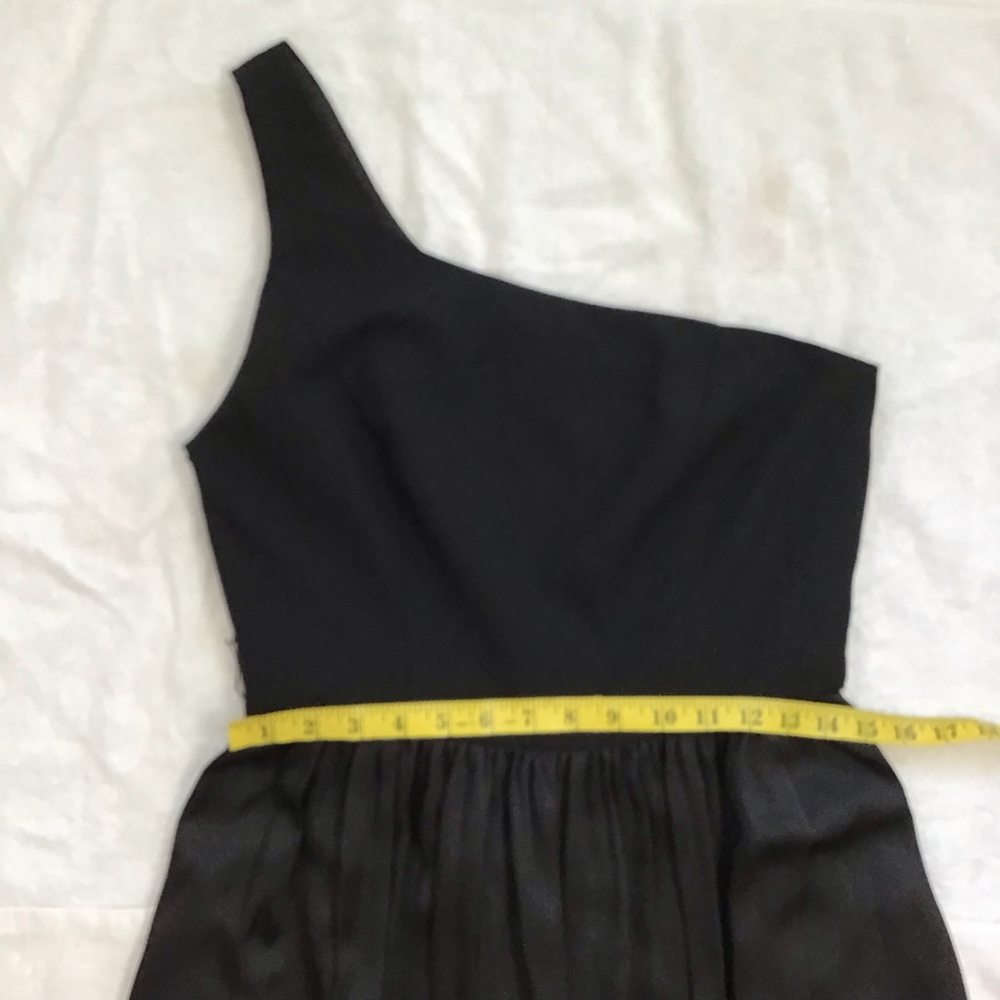 White Vera Wang Women’s Elegant Sofiscicate Black One Shoulder Maxi Dress Size 8 - Picture 13 of 15